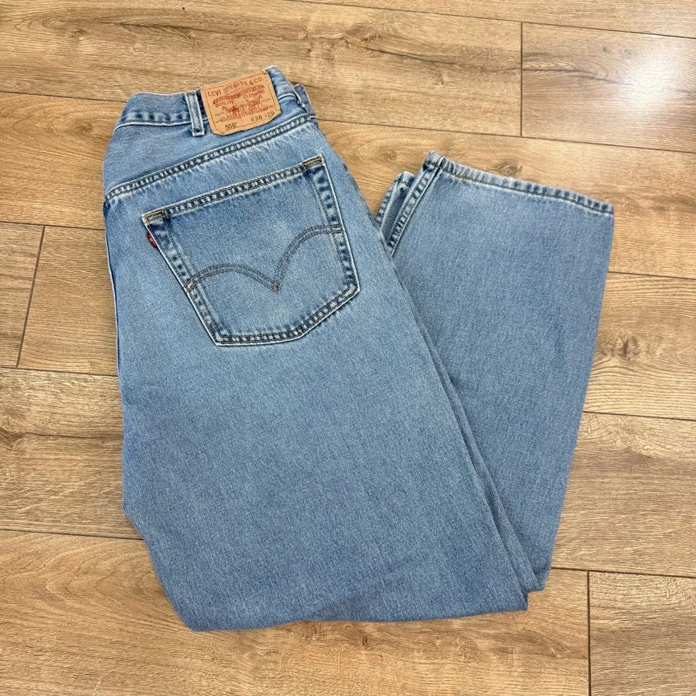 Levis 550 Relaxed Fit Jeans Mens 38x29 Blue Denim Medium Wash 00550-4891‎